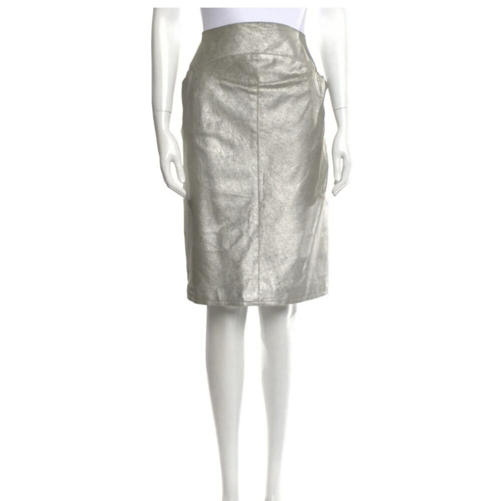 Chanel Y2K Vintage Metallic Silver Leather Skirt (US8/FR 40)